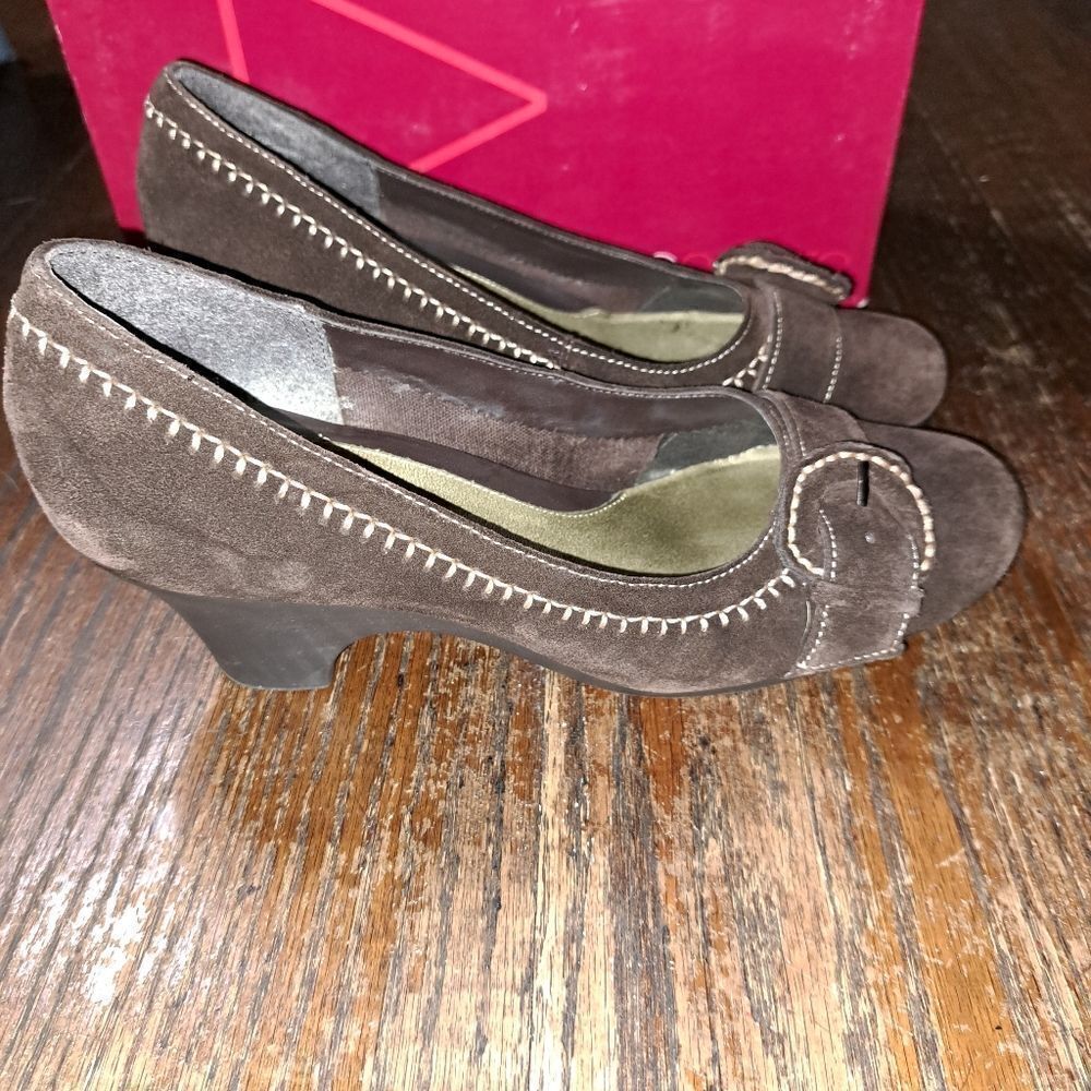 8.5M Aerosoles Hap Hazard Brown Suede Leather Low Heel Slip On Shoes Comfortable